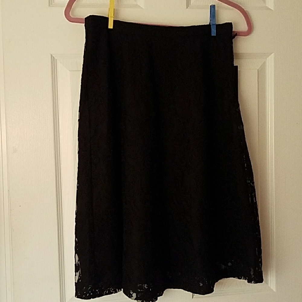 Lacy black Skirt NWT